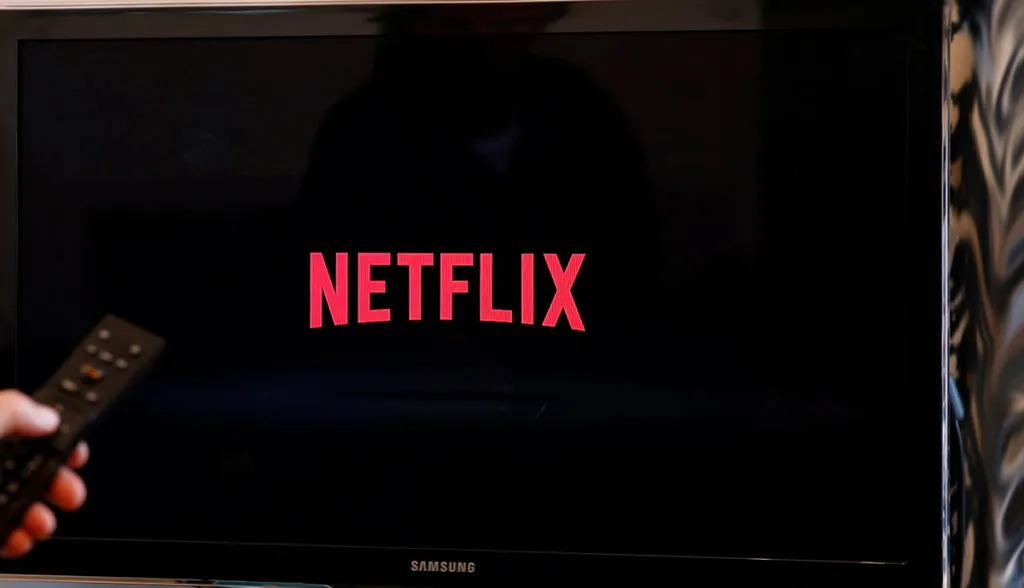 Can i stream netflix from phone sale to tv